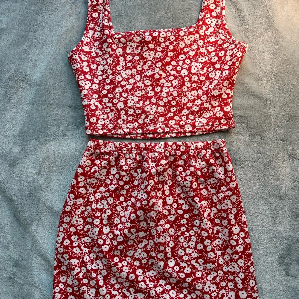 Floral Set - Picture 3 of 4